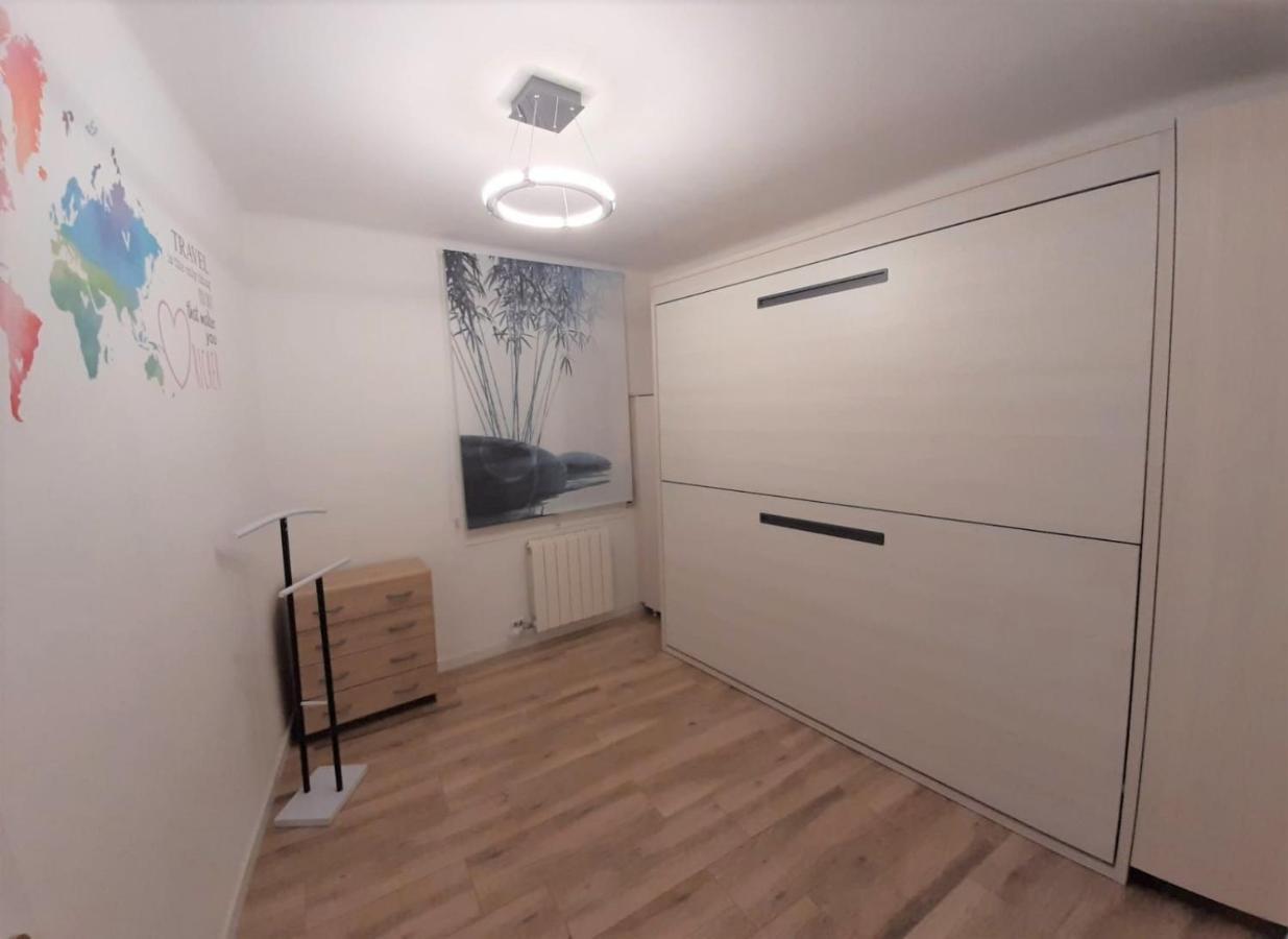 Apartamento Nuria Figueres  Exterior photo