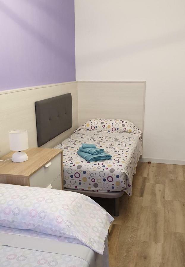 Apartamento Nuria Figueres  Exterior photo